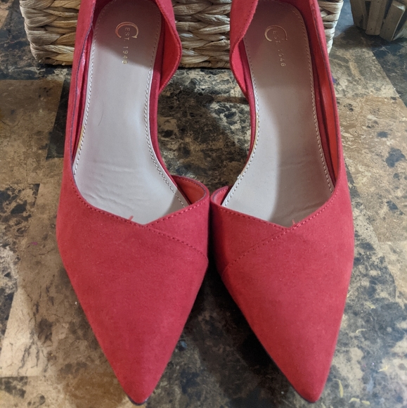 Cato size 9 faux suede red pumps - Picture 4 of 6